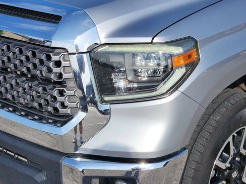 Used 2018 Toyota Tundra SR5 w/ TRD Off Road Package AWD/4WD image 5
