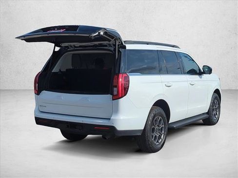Certified 2025 Ford Expedition Active image 5