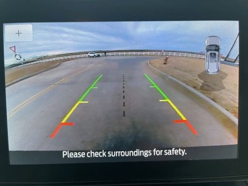 Used 2021 Ford Explorer XLT image 22