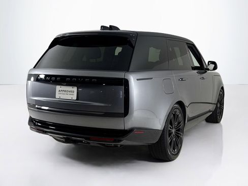 Used 2024 Land Rover Range Rover SE image 5