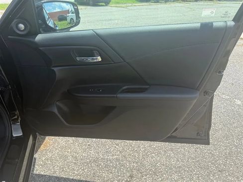Used 2015 Honda Accord EX-L image 34