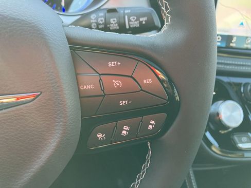 New 2026 Chrysler Pacifica Limited w/ S Appearance Package image 16