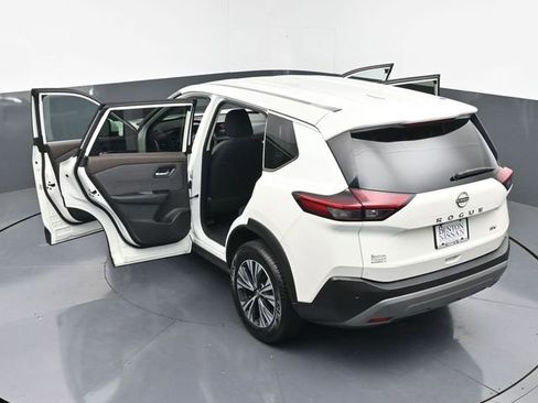 Used 2023 Nissan Rogue SV image 43
