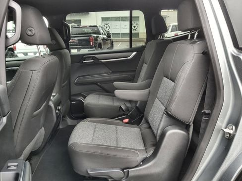 Used 2025 GMC Acadia Elevation image 25