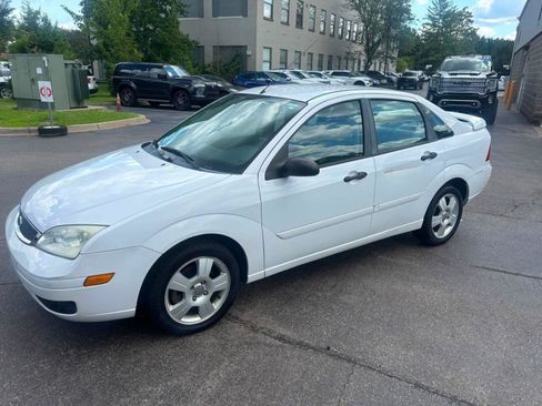 Used 2007 Ford Focus SE FWD image 3