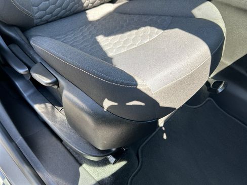 Used 2018 Chevrolet Equinox LT AWD/4WD image 15