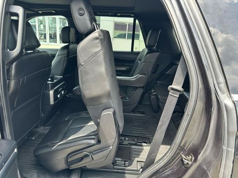 Used 2020 Ford Expedition XLT w/ Equipment Group 202A RWD image 28