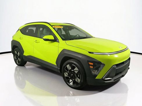Used 2025 Hyundai Kona SEL FWD image 2