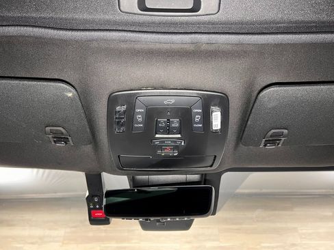 Used 2025 Toyota Sienna Platinum image 20