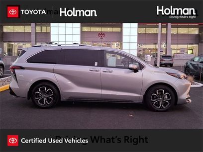 Certified 2025 Toyota Sienna Platinum
