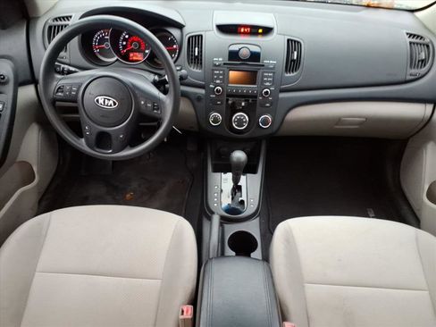 Used 2010 Kia Forte EX image 8