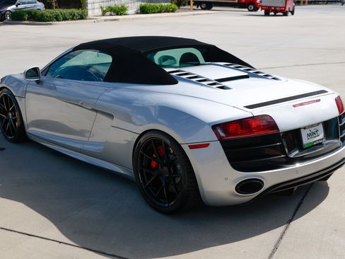 Used 2011 Audi R8 V10 image 10