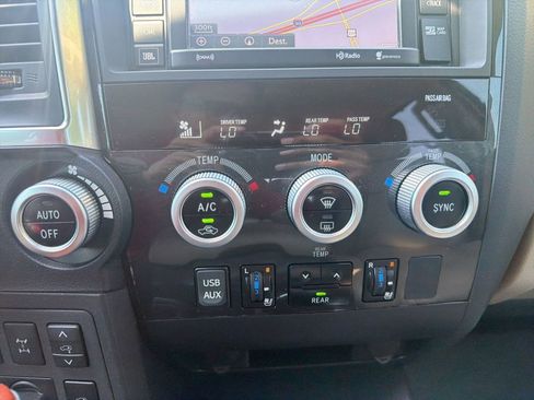 Used 2019 Toyota Sequoia Platinum AWD/4WD image 19