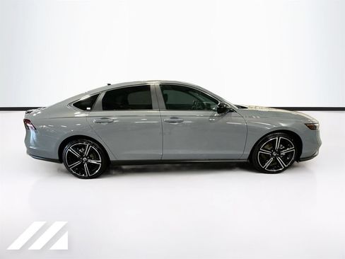 Used 2025 Honda Accord Sport image 4