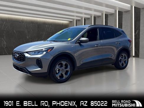 Used 2025 Ford Escape ST-Line Select AWD/4WD image 1