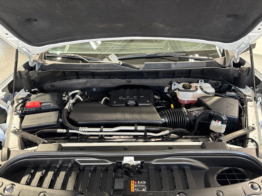 Used 2024 Chevrolet Silverado 1500 LT AWD/4WD image 43