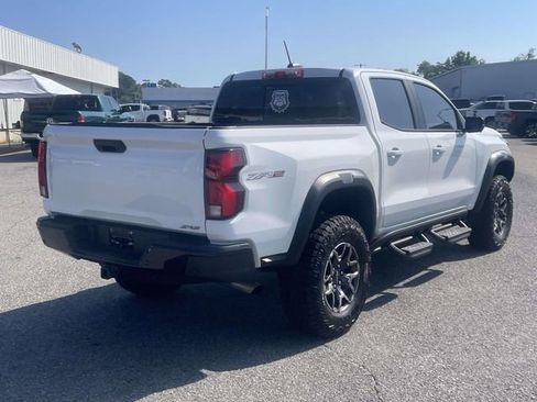 Used 2026 Chevrolet Colorado ZR2 w/ Technology Package AWD/4WD image 3