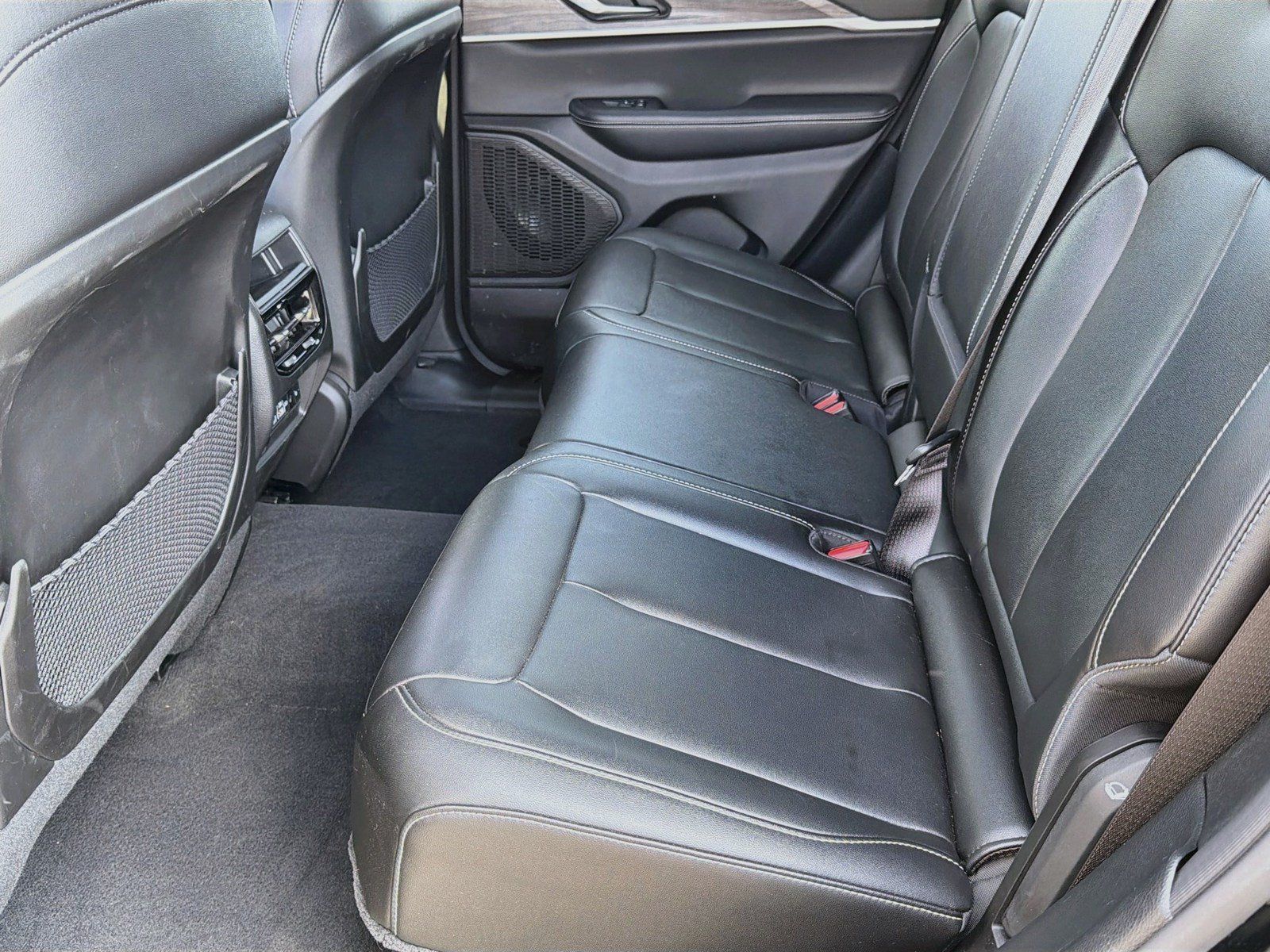 Used 2024 Jeep Grand Cherokee Limited AWD/4WD image 21