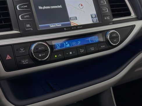 Used 2017 Toyota Highlander Limited image 18