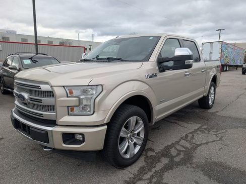 Used 2017 Ford F150 Platinum w/ Equipment Group 701A Luxury image 3
