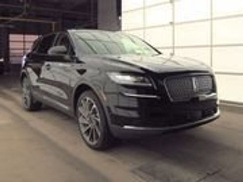 Used 2022 Lincoln Nautilus Reserve w/ Equipment Group 201A image 5