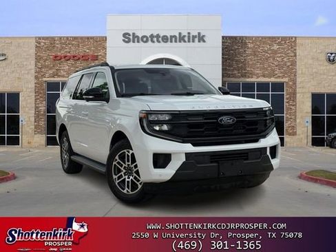 Used 2025 Ford Expedition Active image 1