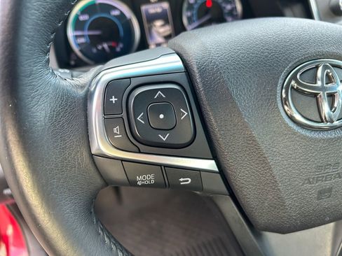 Used 2017 Toyota Camry XLE image 17