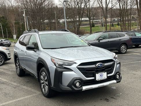 Certified 2025 Subaru Outback Limited image 3