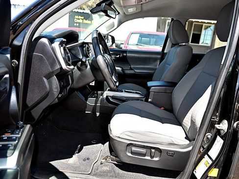 Used 2020 Toyota Tacoma SR5 w/ Technology Package AWD/4WD image 14