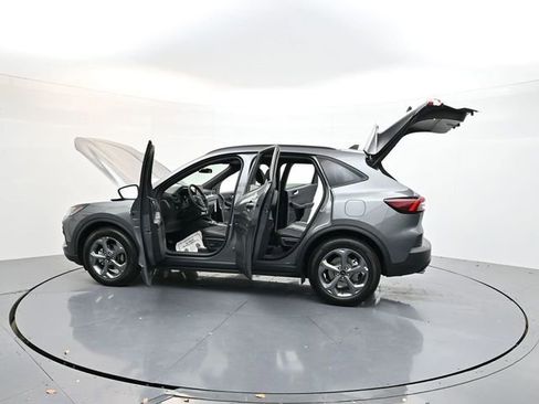 New 2026 Ford Escape ST-Line w/ Cold Weather Package FWD image 29