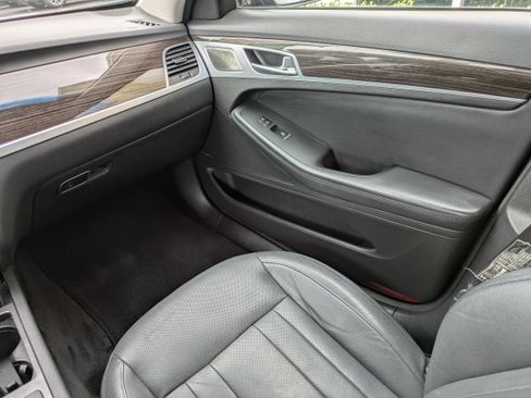 Used 2018 Genesis G80 3.8 w/ Option Group 02 image 15