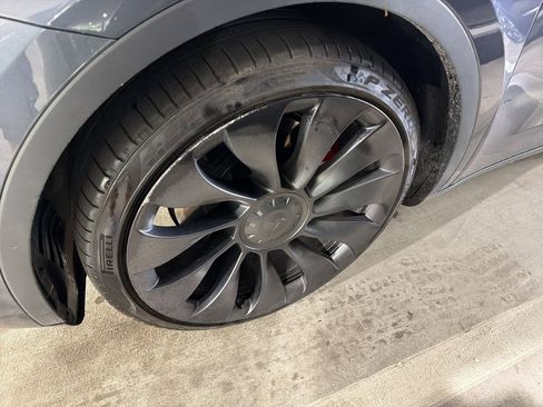 Used 2022 Tesla Model Y Performance AWD/4WD image 6