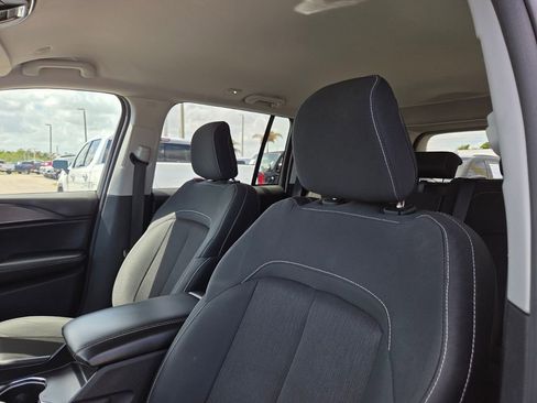 Used 2024 Jeep Grand Cherokee Laredo image 21