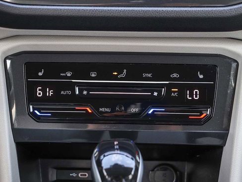 Certified 2023 Volkswagen Tiguan SE FWD image 14