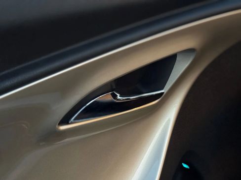 Used 2011 Chevrolet Volt Premium w/ Premium Trim Package image 11