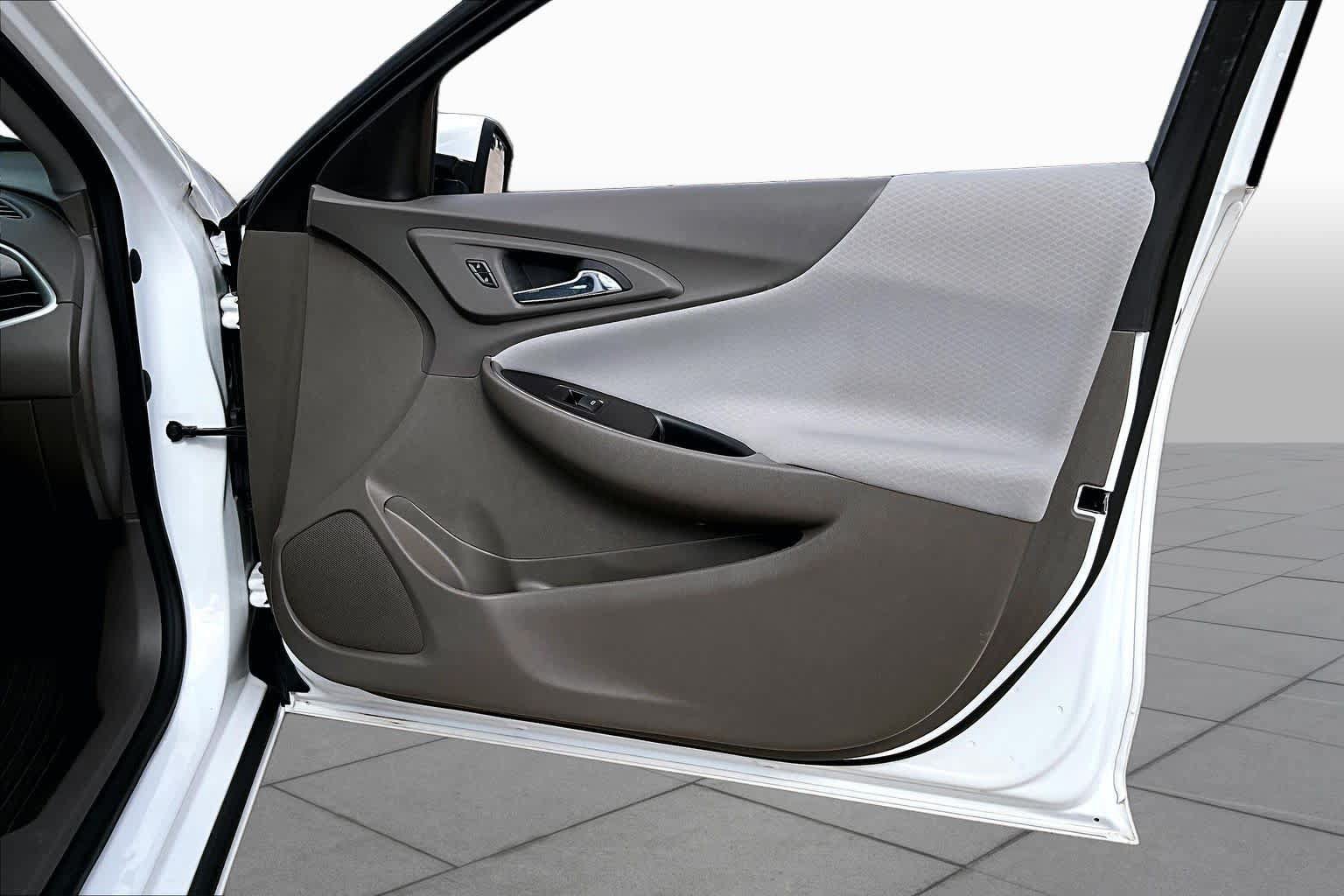 Used 2023 Chevrolet Malibu LT FWD image 11