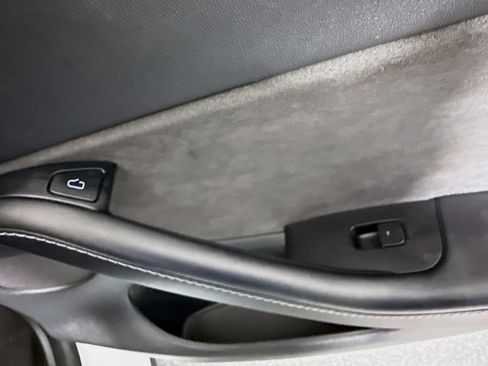 Used 2021 Tesla Model Y Long Range image 30