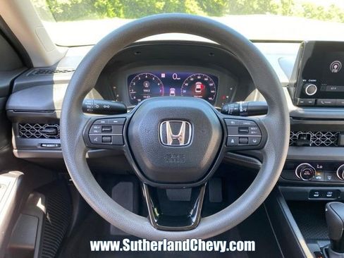 Used 2025 Honda Accord LX image 17