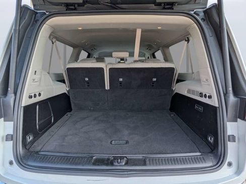 Used 2024 Jeep Wagoneer L Series II w/ Flexible Seating Group AWD/4WD image 12