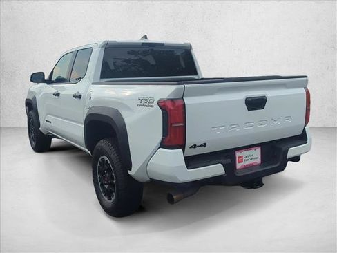 Certified 2025 Toyota Tacoma TRD Off-Road AWD/4WD image 8