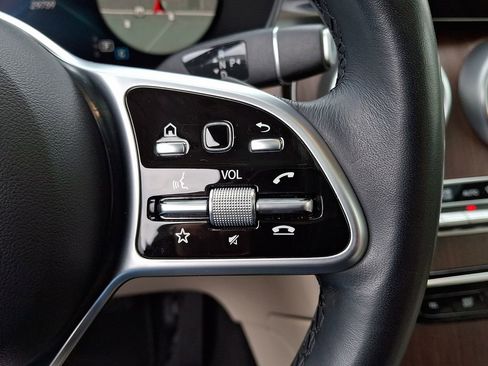 Used 2022 Mercedes-Benz GLC 300 4MATIC image 23