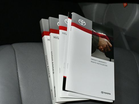 Used 2011 Toyota Highlander Limited w/ Tow Pkg image 98