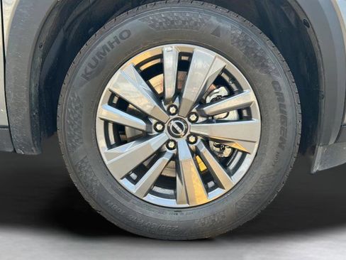 Used 2025 Nissan Pathfinder SV AWD/4WD image 34