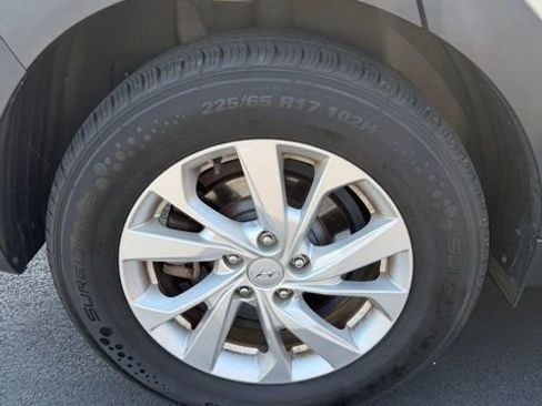 Used 2019 Hyundai Tucson SE AWD/4WD image 4