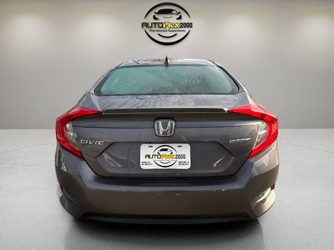 Used 2017 Honda Civic Touring image 4
