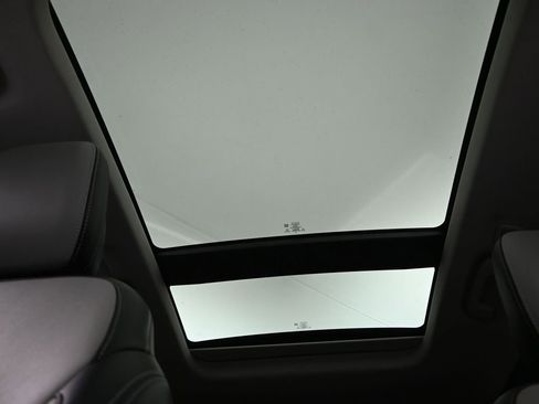 Used 2023 Ford Escape Platinum w/ Premium Technology Package image 18