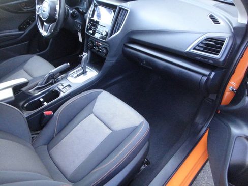 Used 2019 Subaru Crosstrek 2.0i Premium AWD/4WD image 12