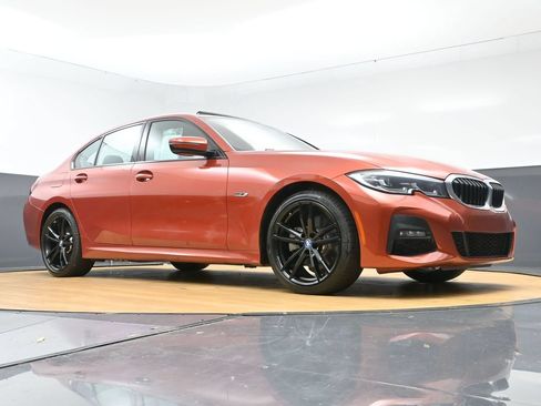 Used 2022 BMW 330e w/ M Sport Package RWD image 47