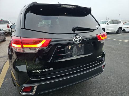 Used 2017 Toyota Highlander Limited image 5