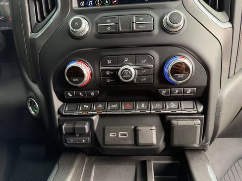 Used 2020 GMC Sierra 1500 AT4 w/ AT4 Premium Package AWD/4WD image 35